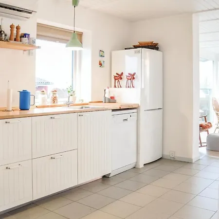 Four-bedroom Holiday In Ebberup
