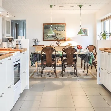 Casa de Férias Four-bedroom Holiday In Ebberup